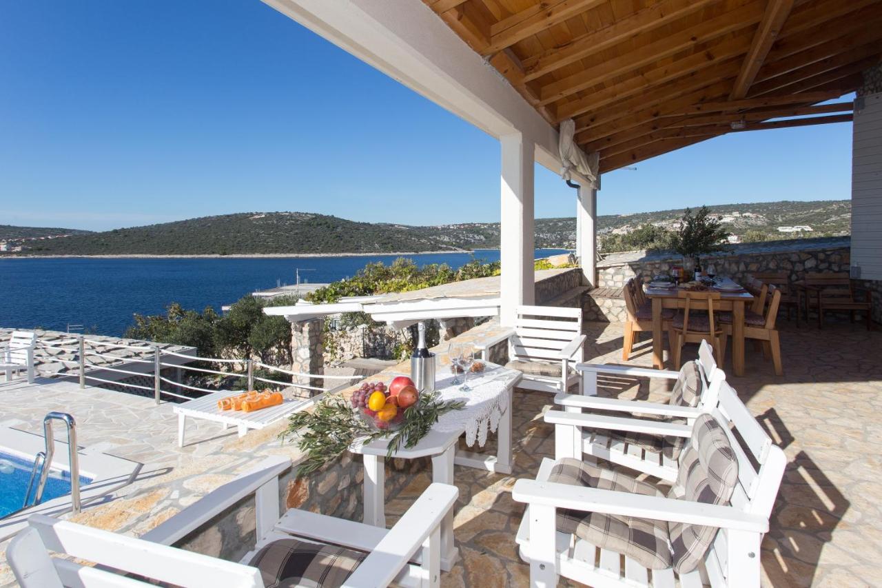 Villa, Stone House With Swimming Pool & Sauna, Beach, Sevid Esterno foto