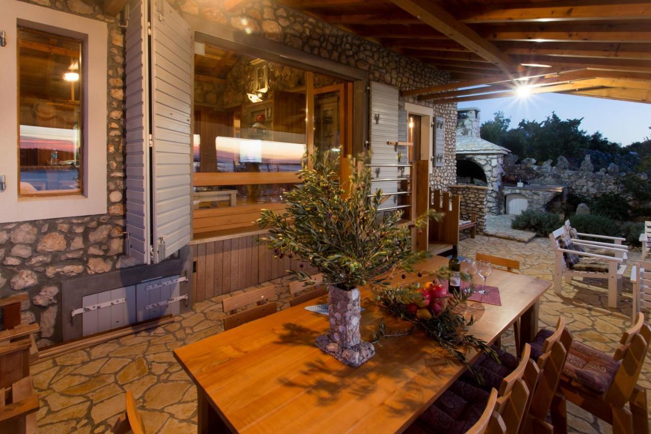 Villa, Stone House With Swimming Pool & Sauna, Beach, Sevid Esterno foto