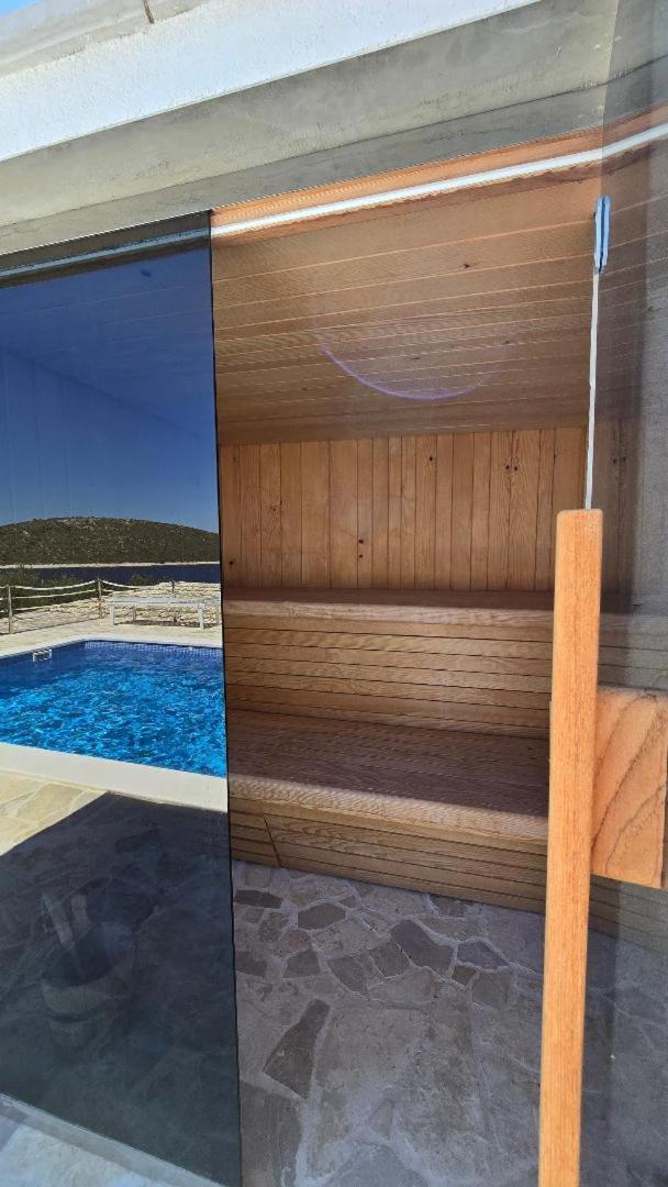 Villa, Stone House With Swimming Pool & Sauna, Beach, Sevid Esterno foto