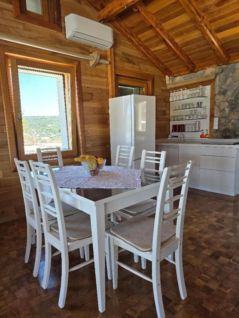 Villa, Stone House With Swimming Pool & Sauna, Beach, Sevid Esterno foto