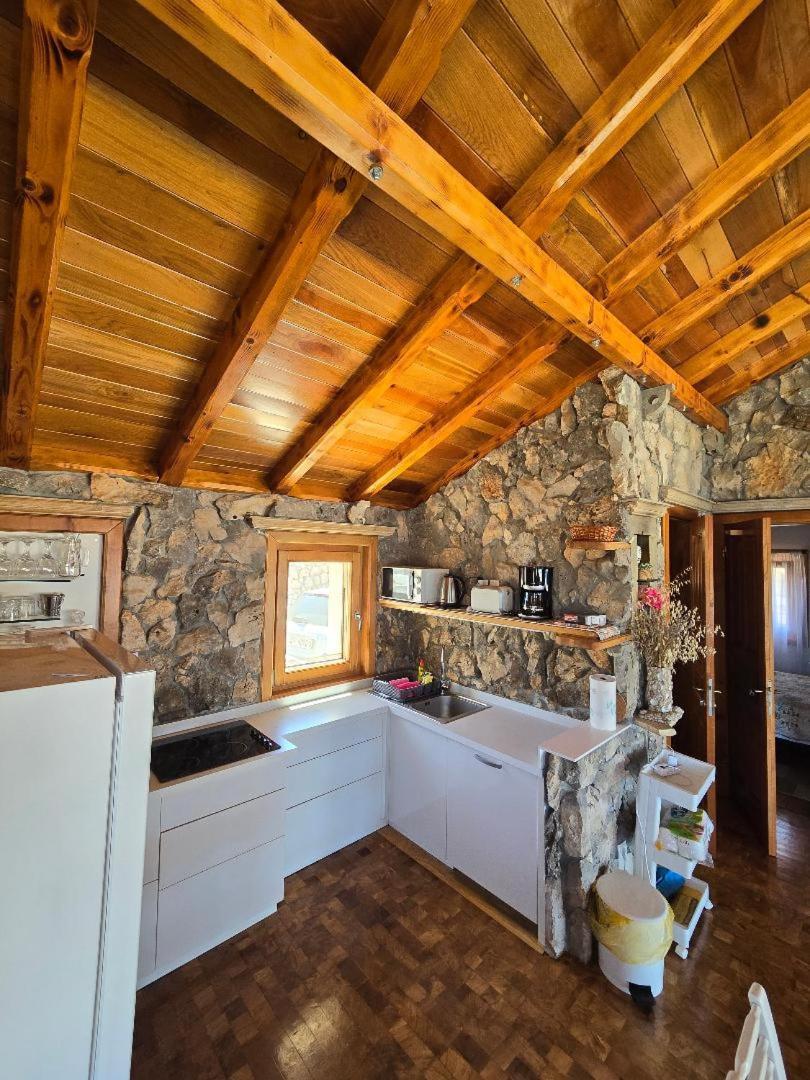 Villa, Stone House With Swimming Pool & Sauna, Beach, Sevid Esterno foto