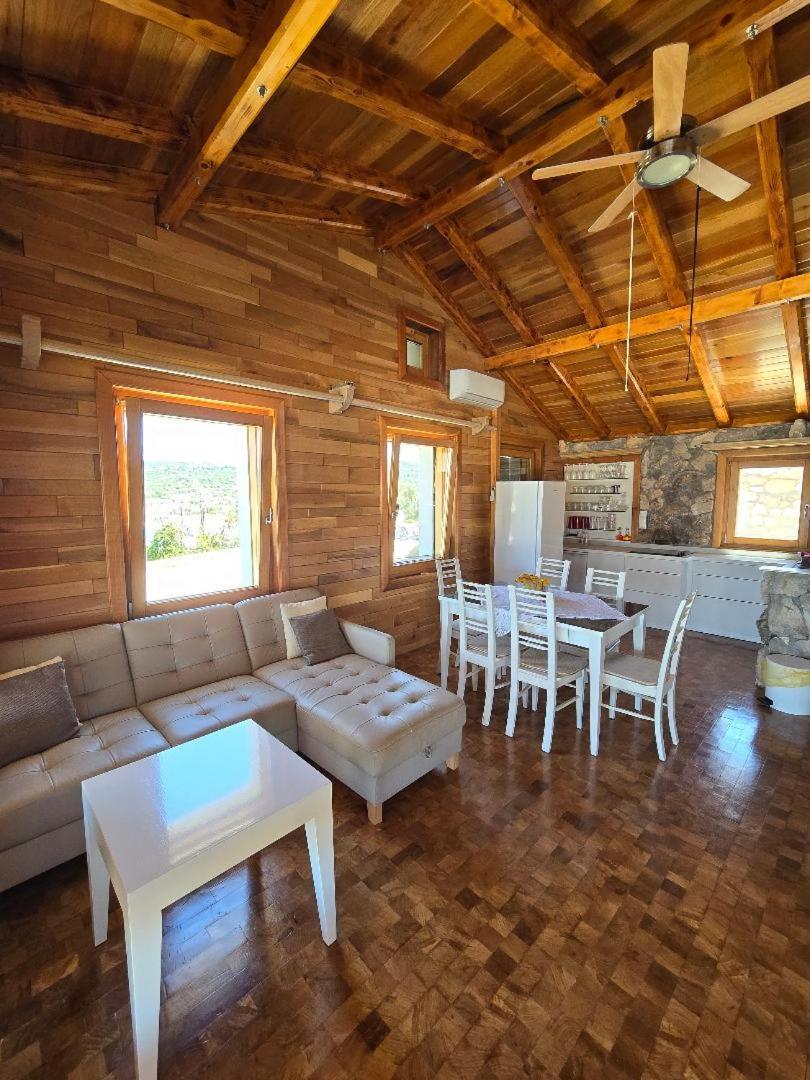 Villa, Stone House With Swimming Pool & Sauna, Beach, Sevid Esterno foto